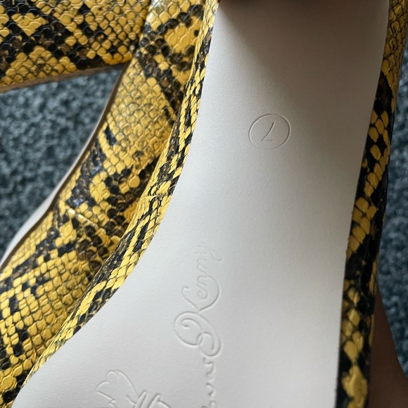 Snakeskin Print Pumps – Yellow, Chunky Heel, Pointed Toe - Picture 6 of 11